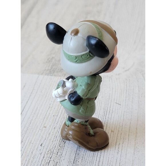 Green Minnie Mouse camper explorer Disney toy figure - Picture 4 of 4